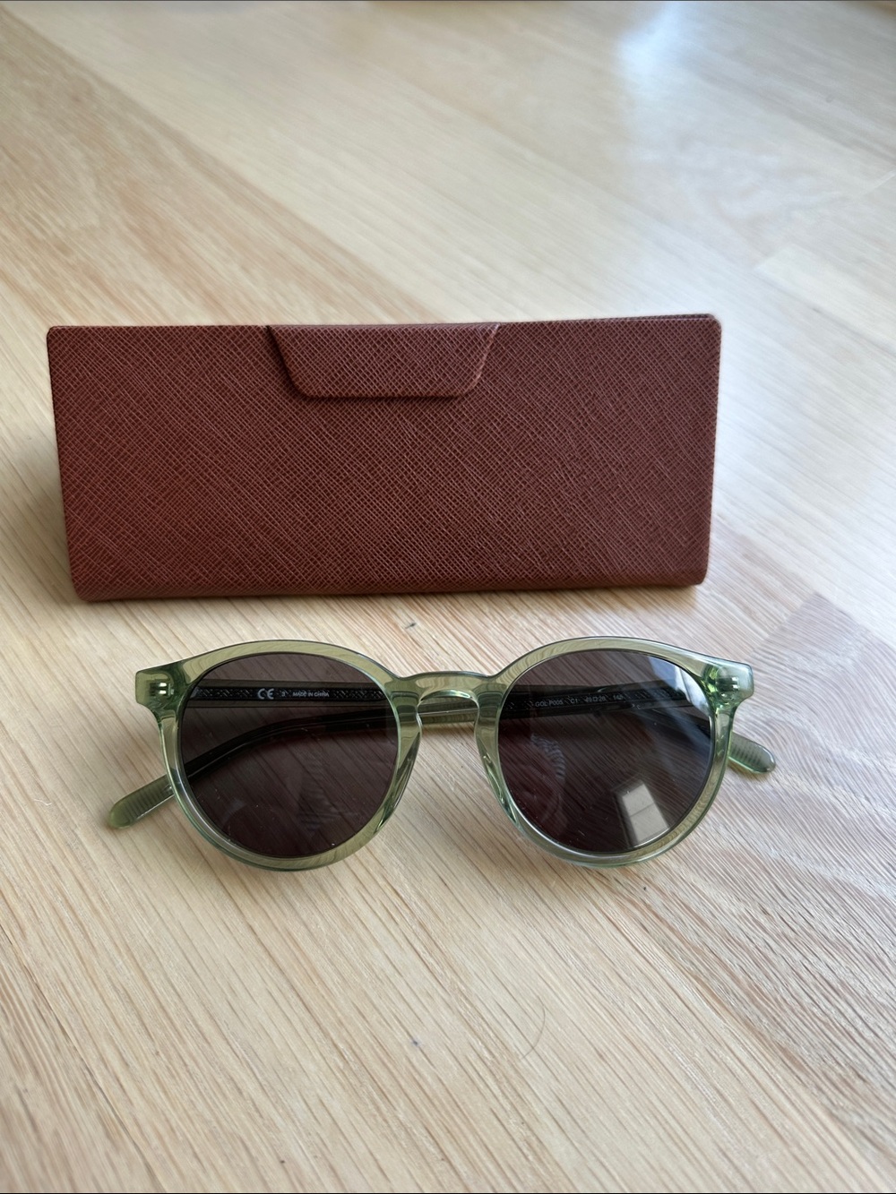 Green Round Women's Sunglasses - Classic Transparent Frame